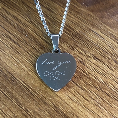 Heart pendant with handwritten message - Image 2