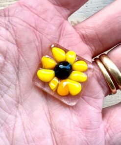 Alternative view of Sunflower Pocket Pebble