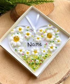 Personalised fused glass trinket dish with daisy flowers – handmade glassware