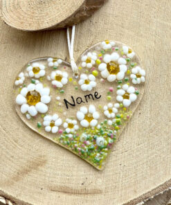 Heart-shaped fused glass ornament with daisies – personalised glass keepsake